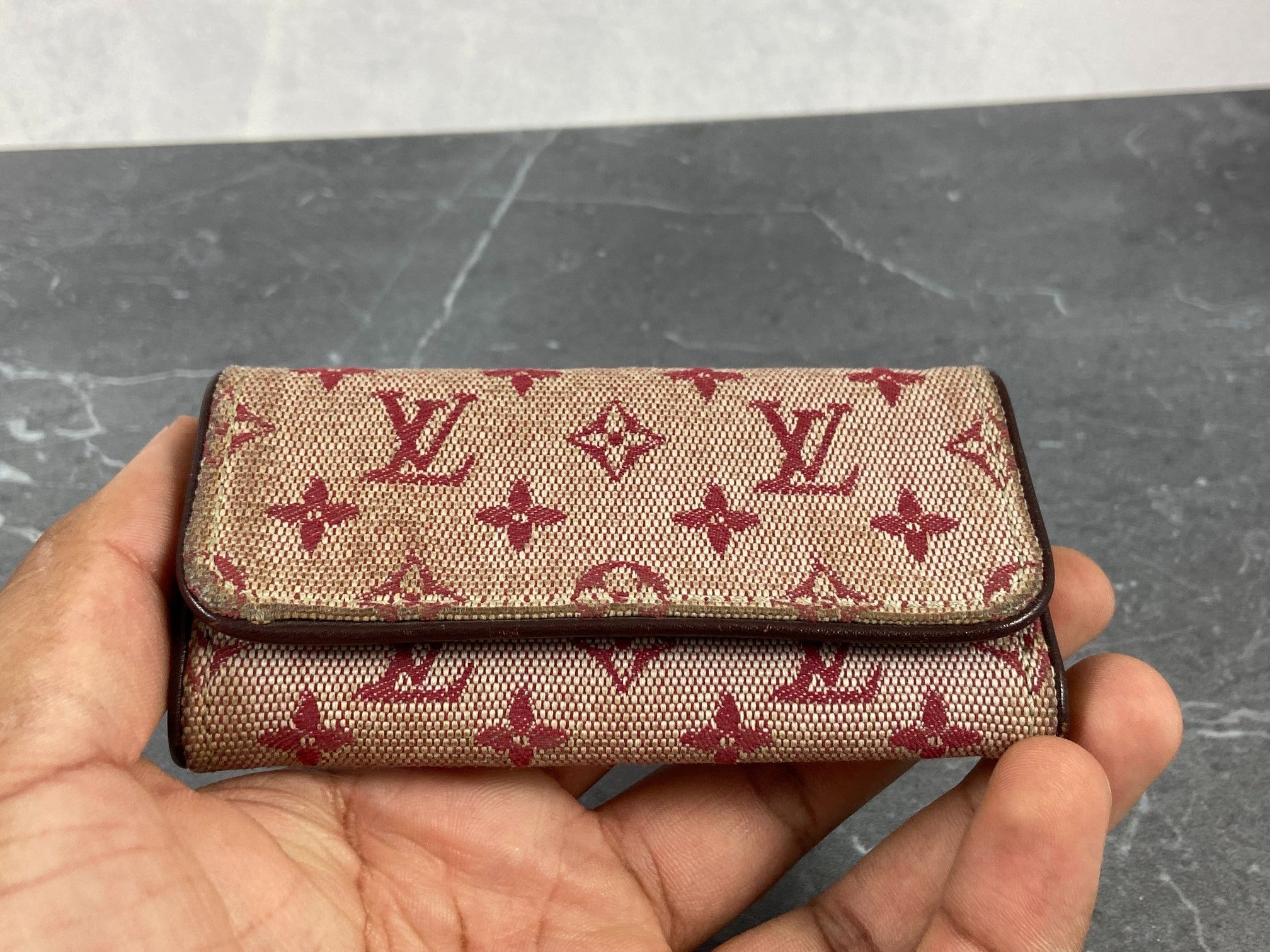 Louis Vuitton 4 Key Holder Cherry Mini Lin Monogram