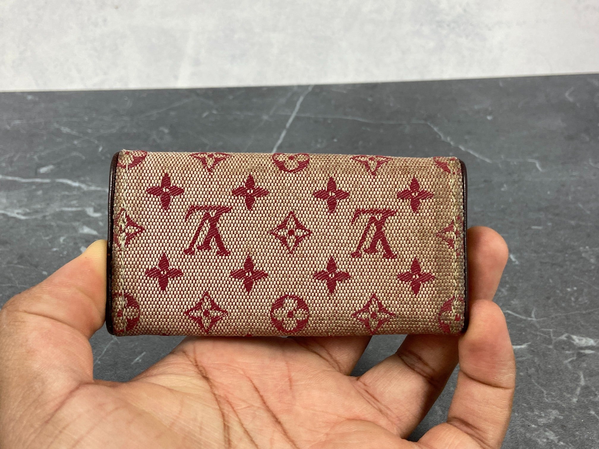 Louis Vuitton 4 Key Holder Cherry Mini Lin Monogram