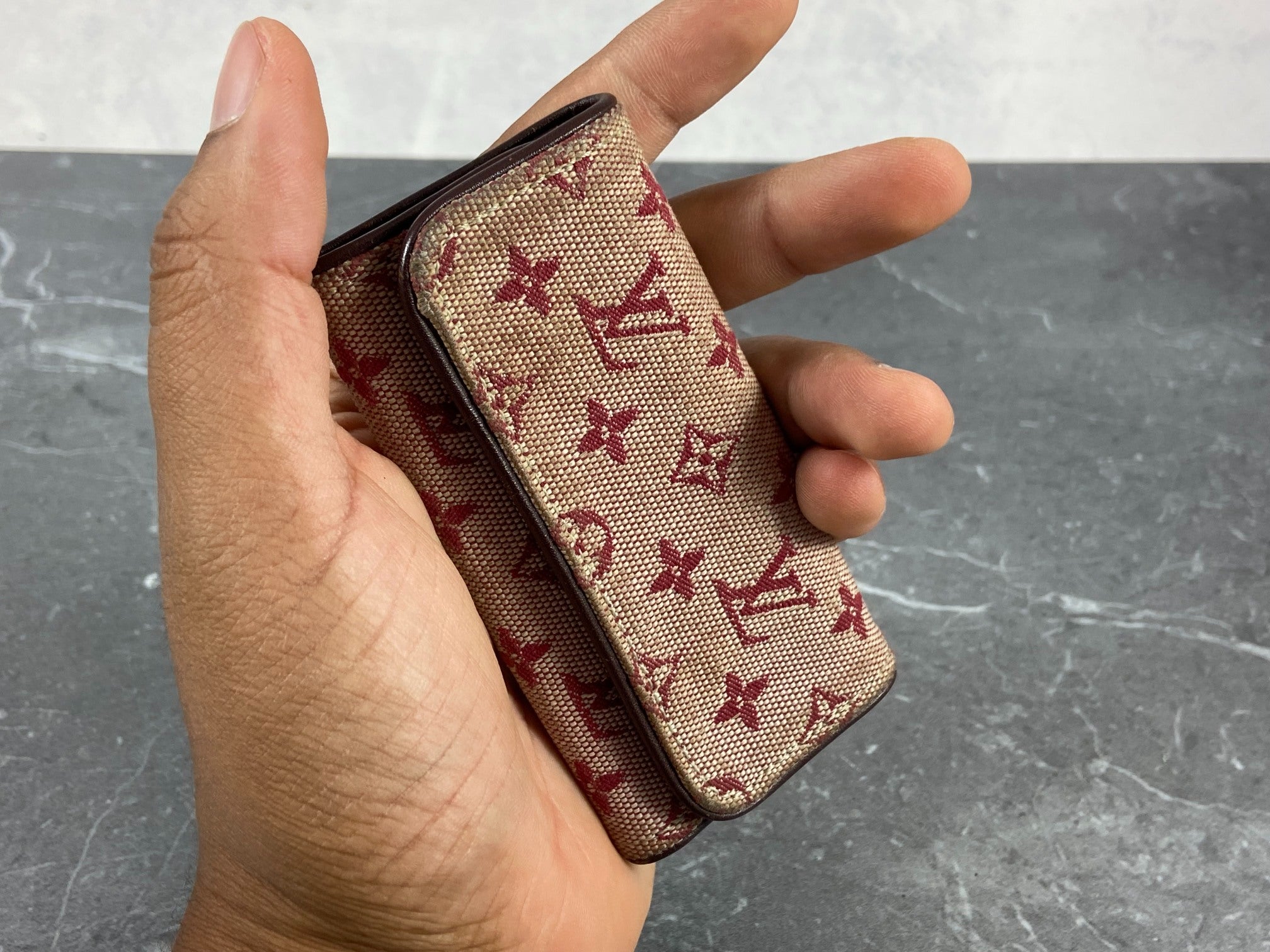 Louis Vuitton 4 Key Holder Cherry Mini Lin Monogram