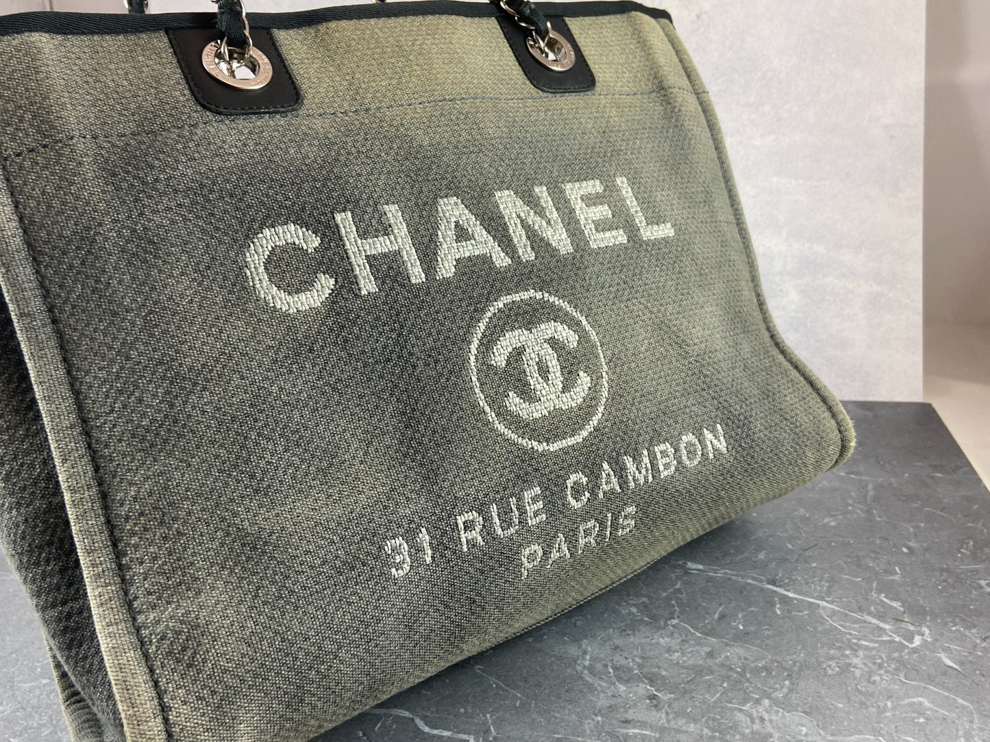 Chanel Deauville Hand / Tote Bag Grey