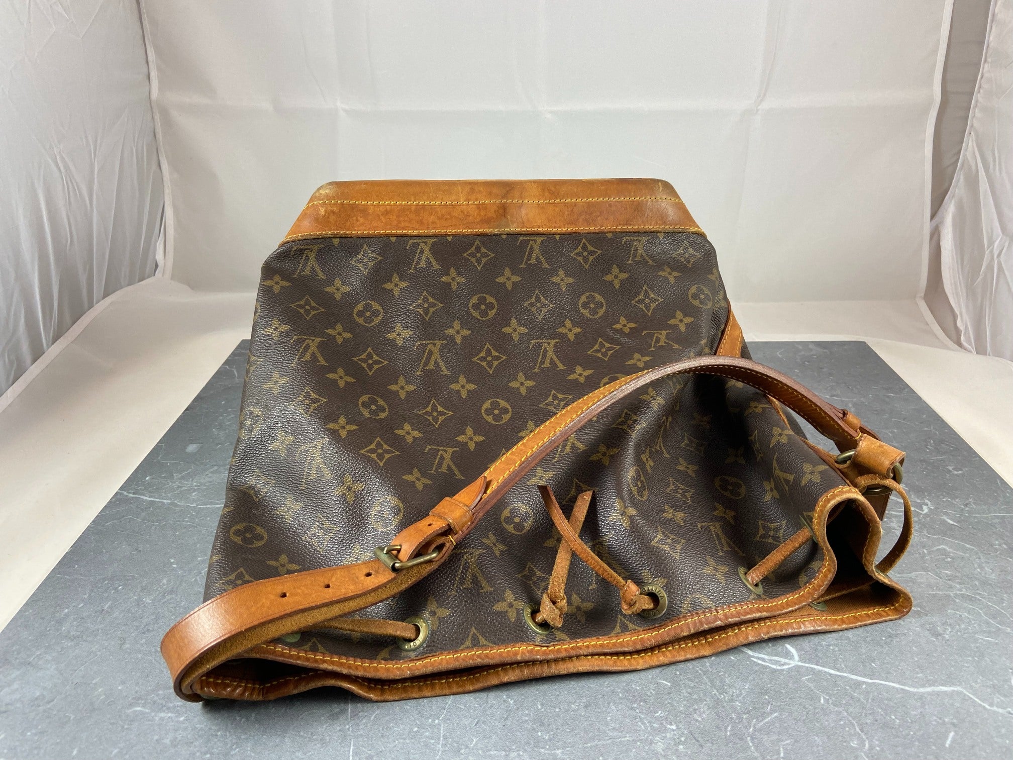 Good Original Louis Vuitton Sac Noe Grand Monogram Canvas, Tasche