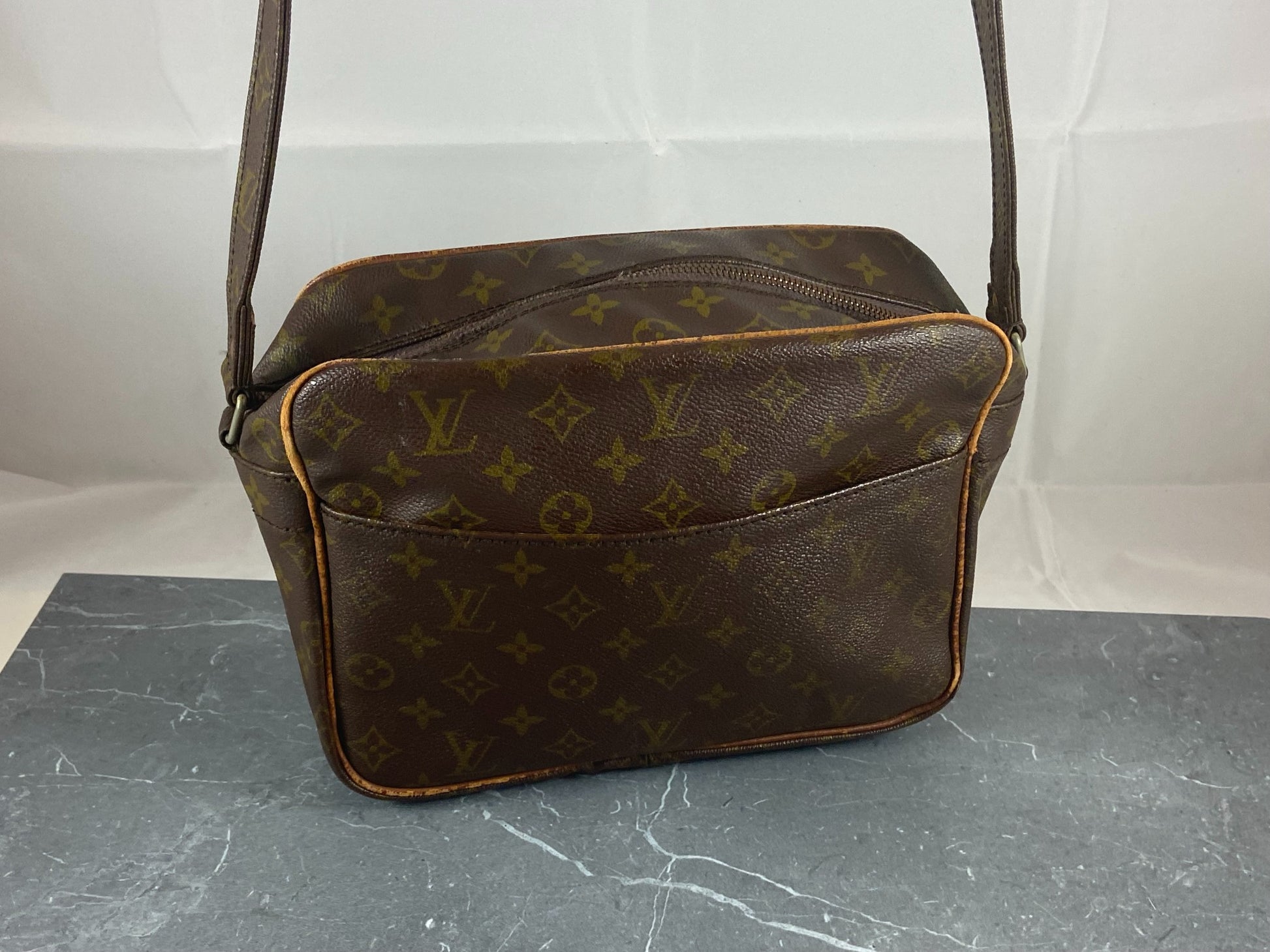 Louis Vuitton Nile Monogram Nil Messenger Bag 27lvs1231