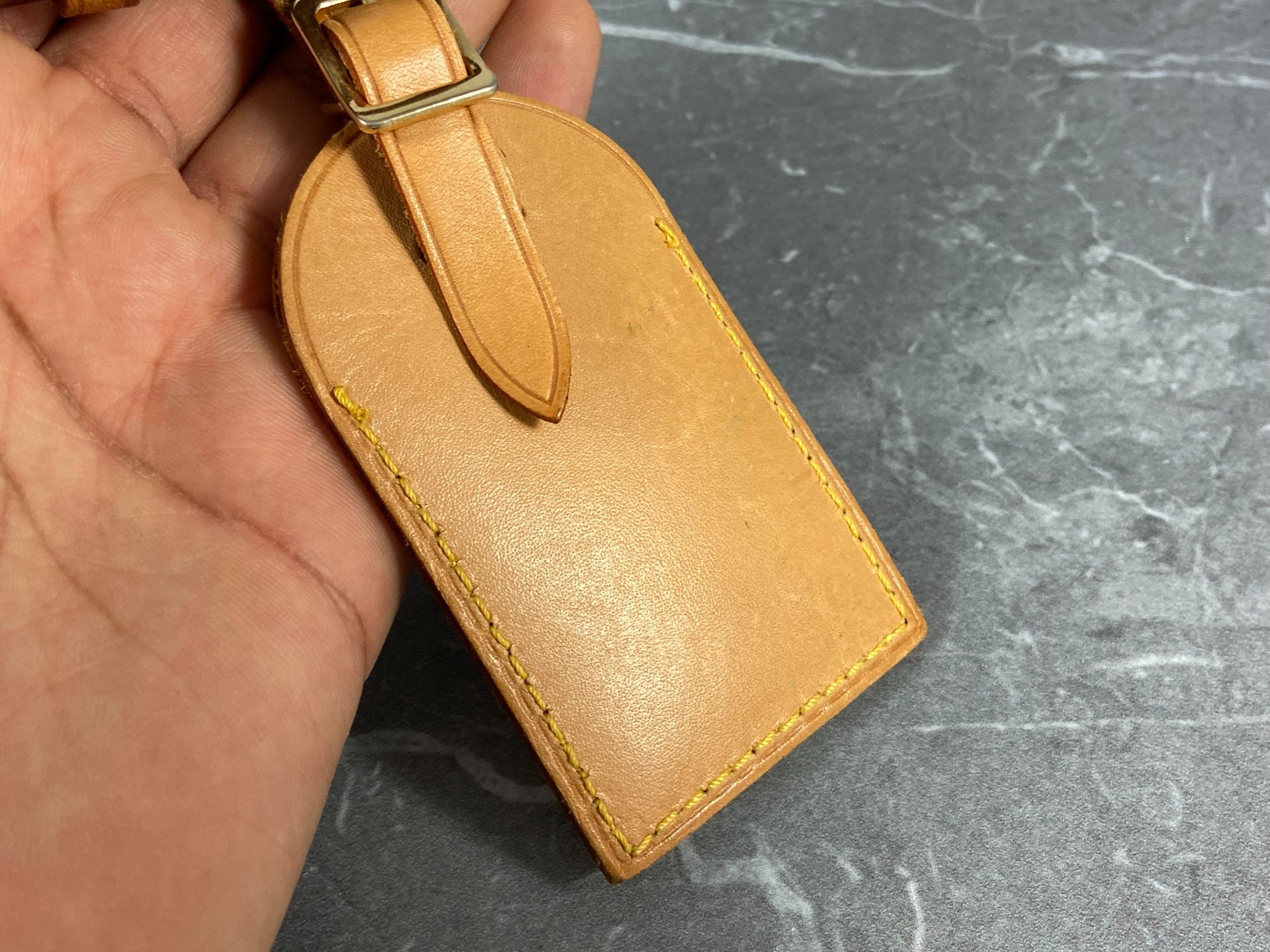 Louis Vuitton Luggage Tag & Handle Belt Beige Vachetta Leather – heatstation
