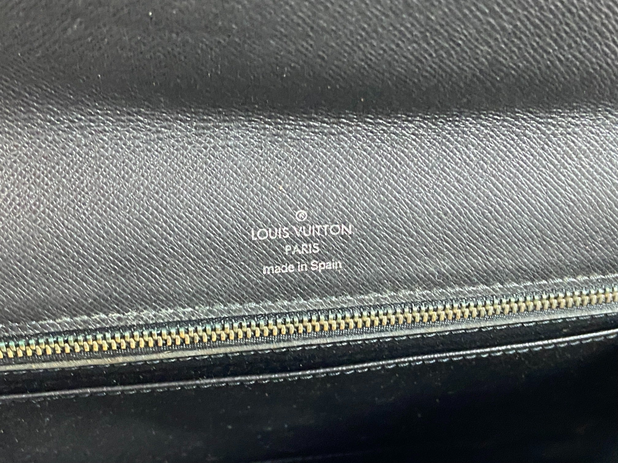 Louis Vuitton Selenga Clutch Black Taiga Leather