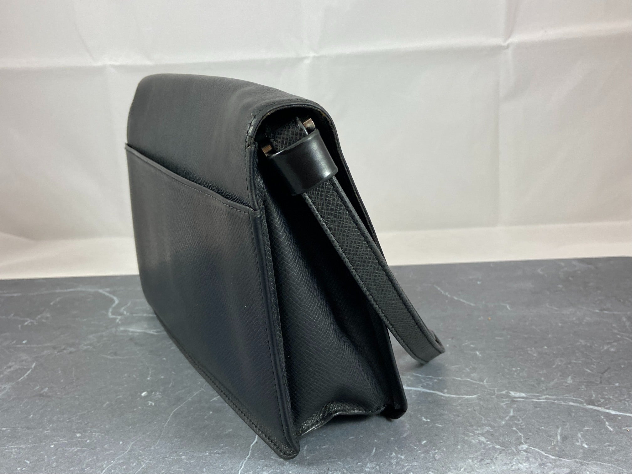 Louis Vuitton Selenga Clutch Black Taiga Leather