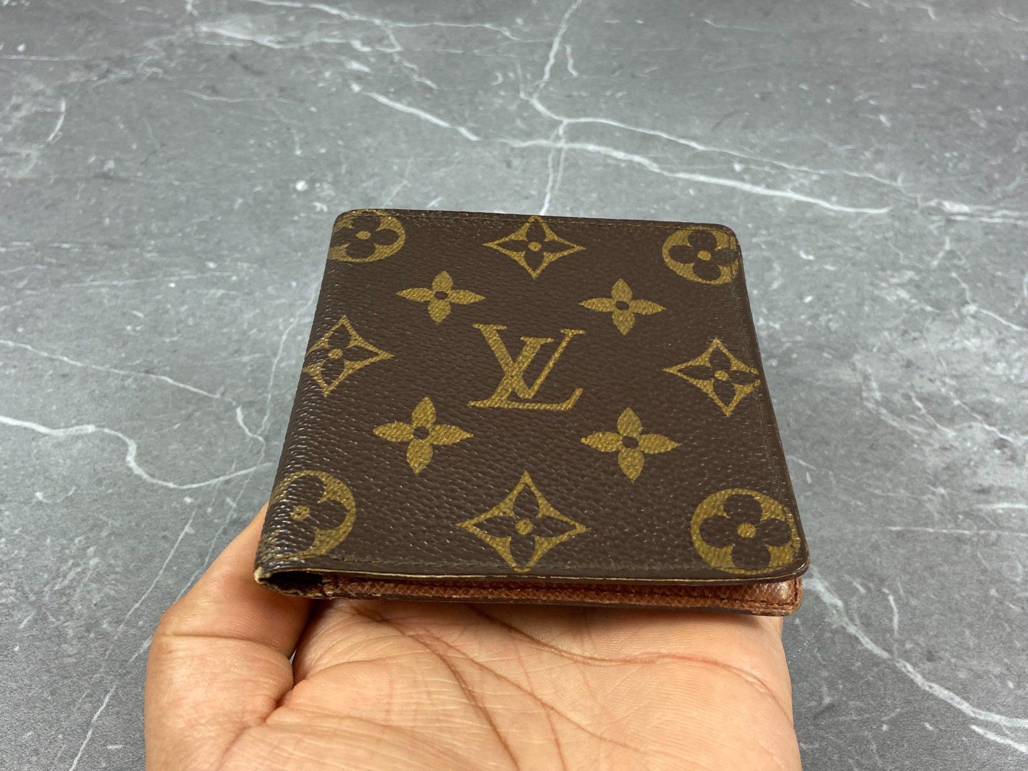 Louis Vuitton Porte-Billets 6 Card Wallet Monogram Canvas