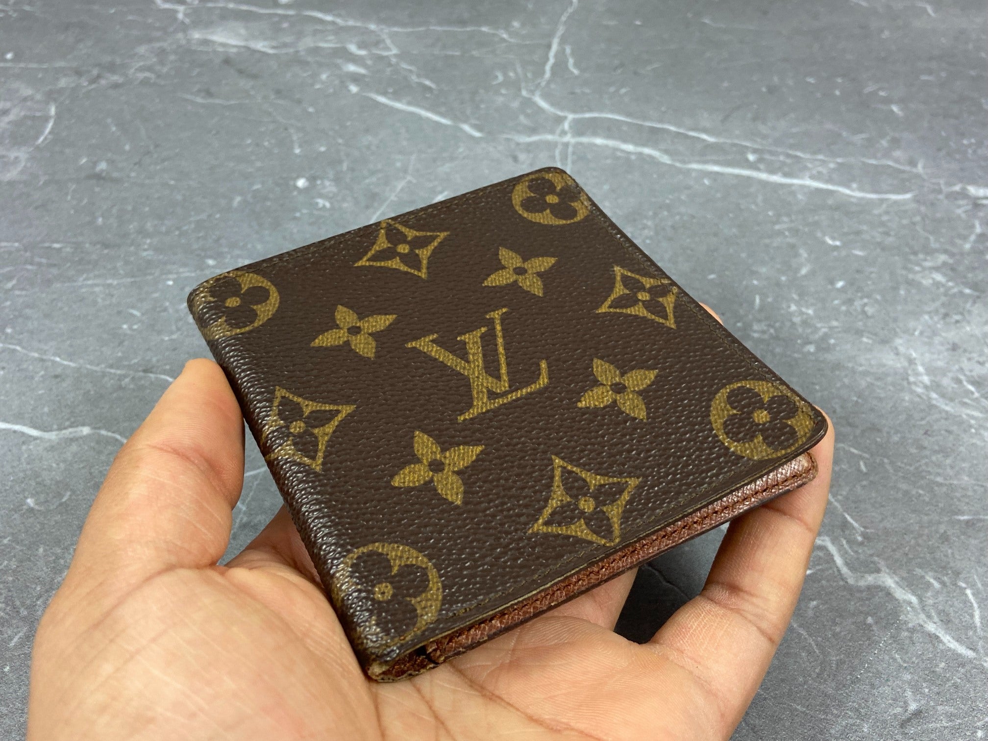 Louis Vuitton Porte-Billets 6 Card Wallet Monogram Canvas