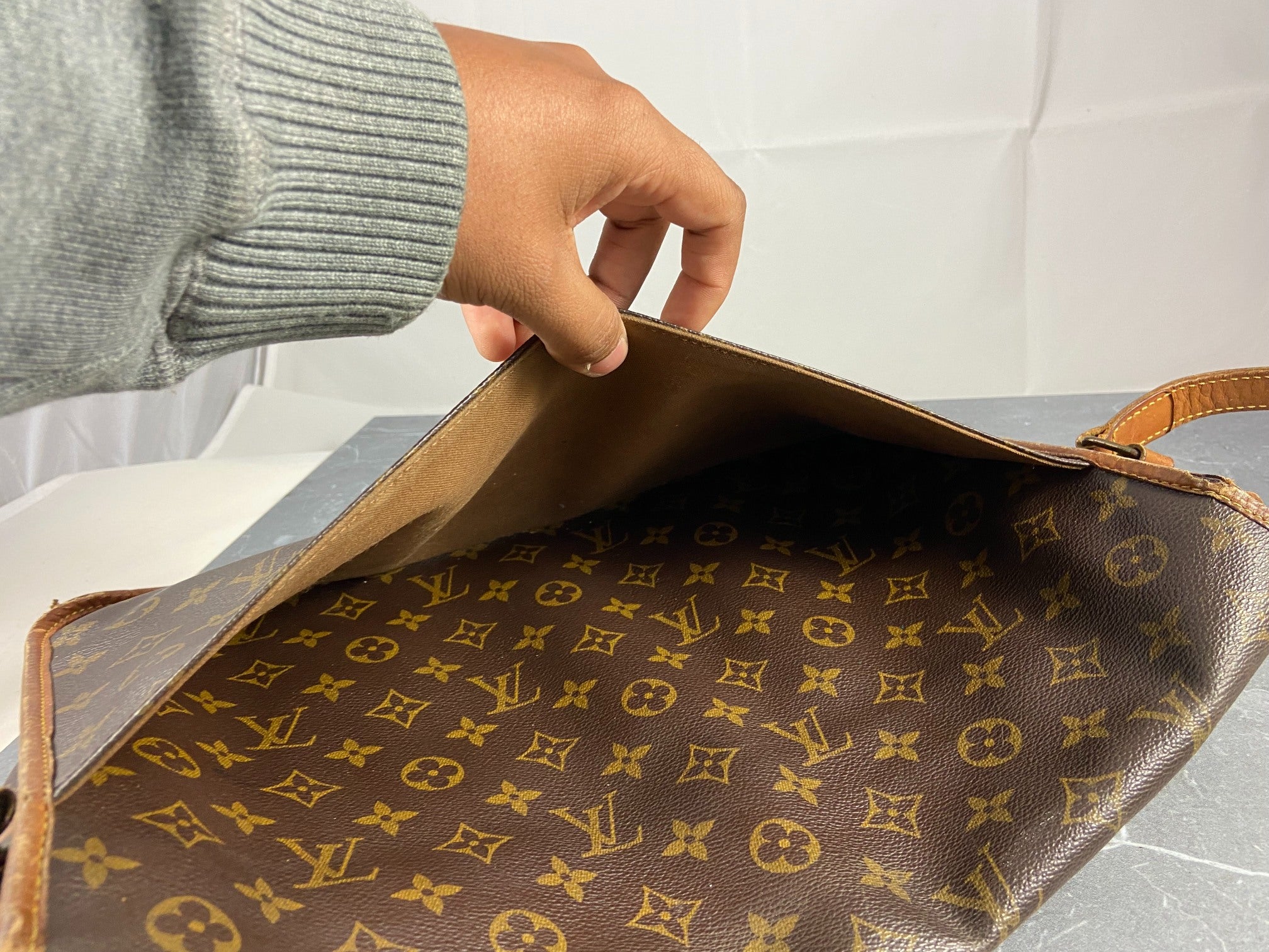 Louis Vuitton Gibeciere GM Messenger Bag Monogram Canvas