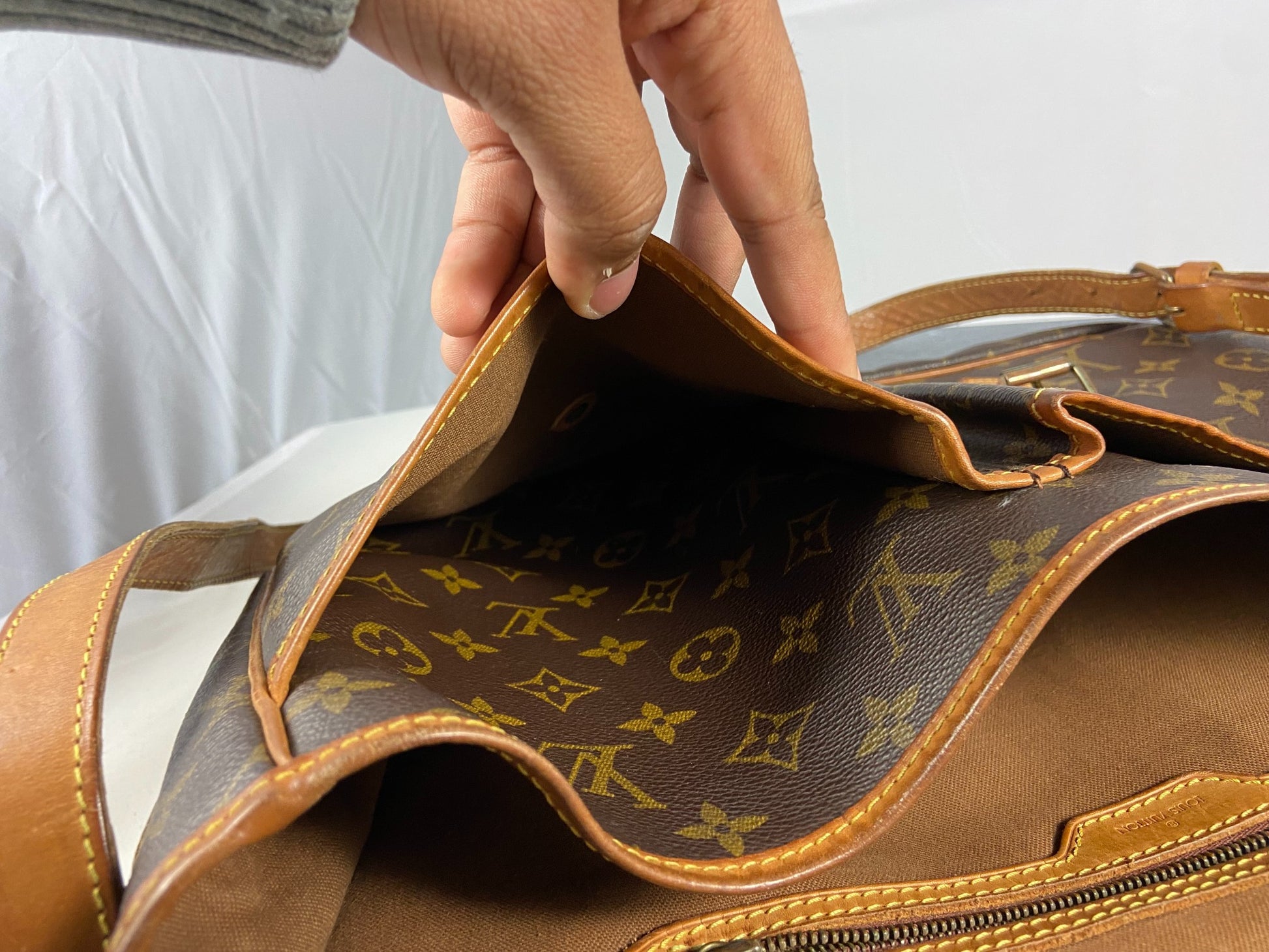 Louis Vuitton Sac Gibeciere GM Monogram Canvas Large Messenger Shoulder Bag  at 1stDibs