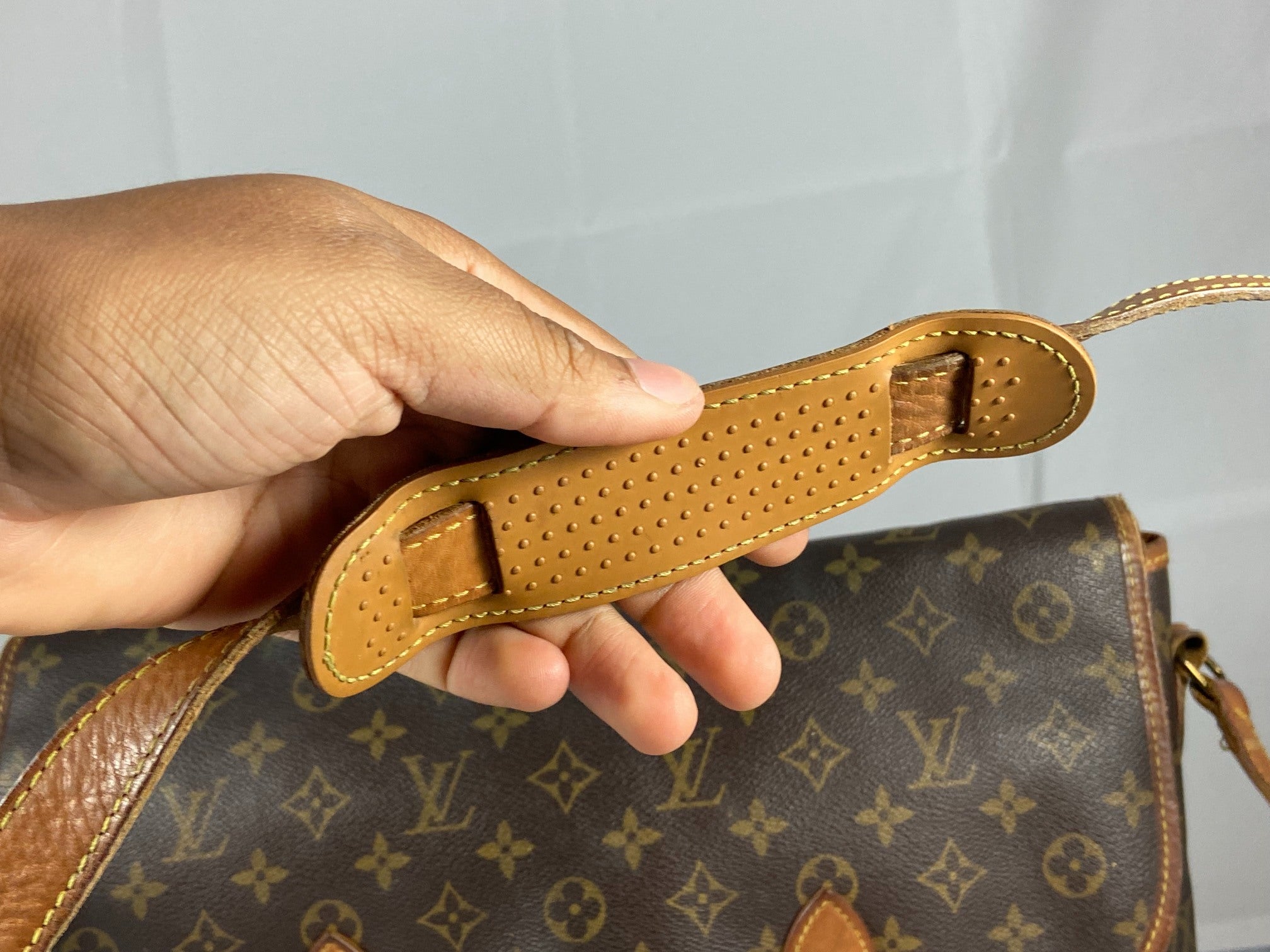 Louis Vuitton Gibeciere GM Messenger Bag Monogram Canvas