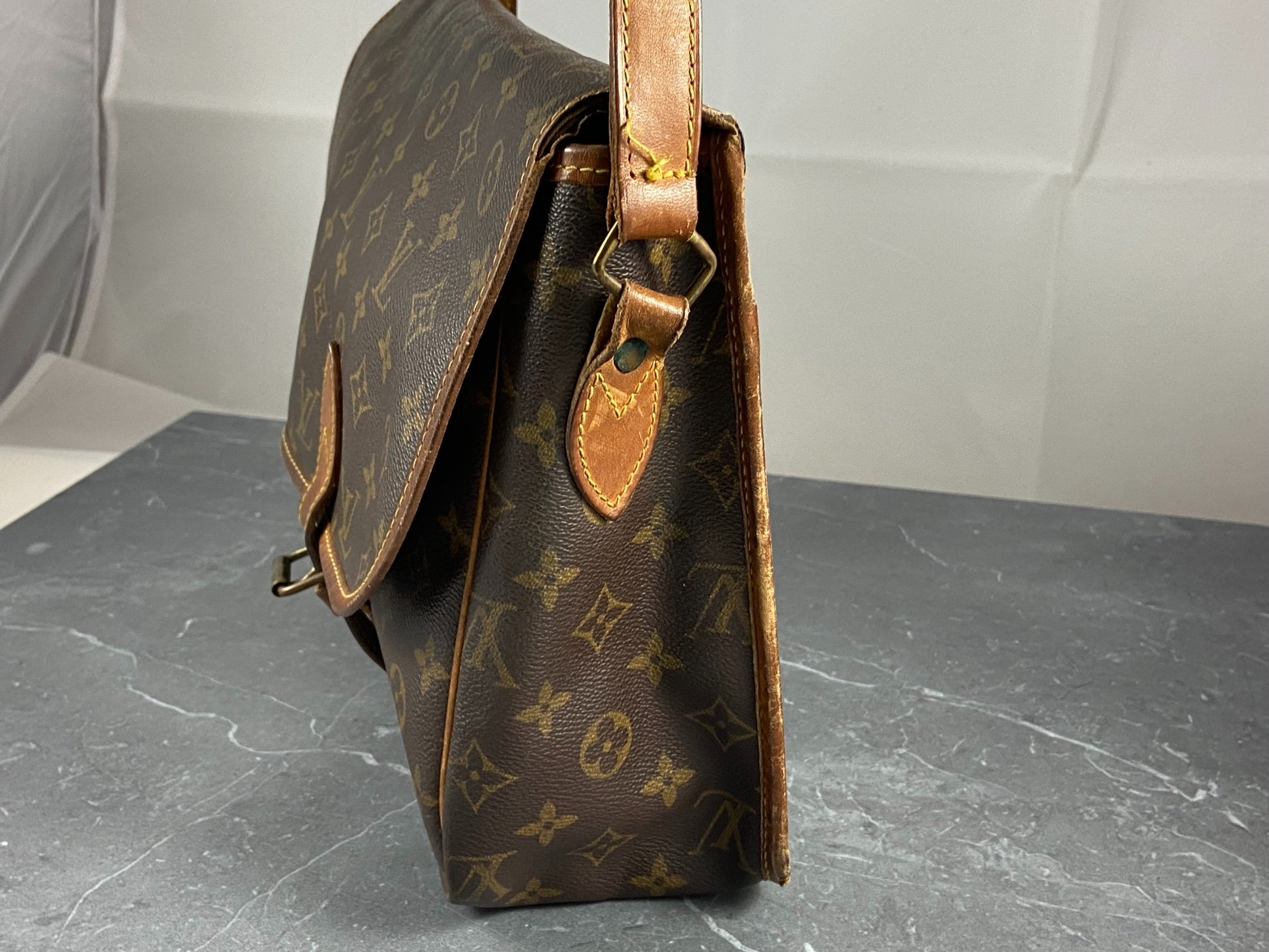 Louis Vuitton Brown Monogram Sac Gibeciere GM Leather Cloth ref.219077 -  Joli Closet