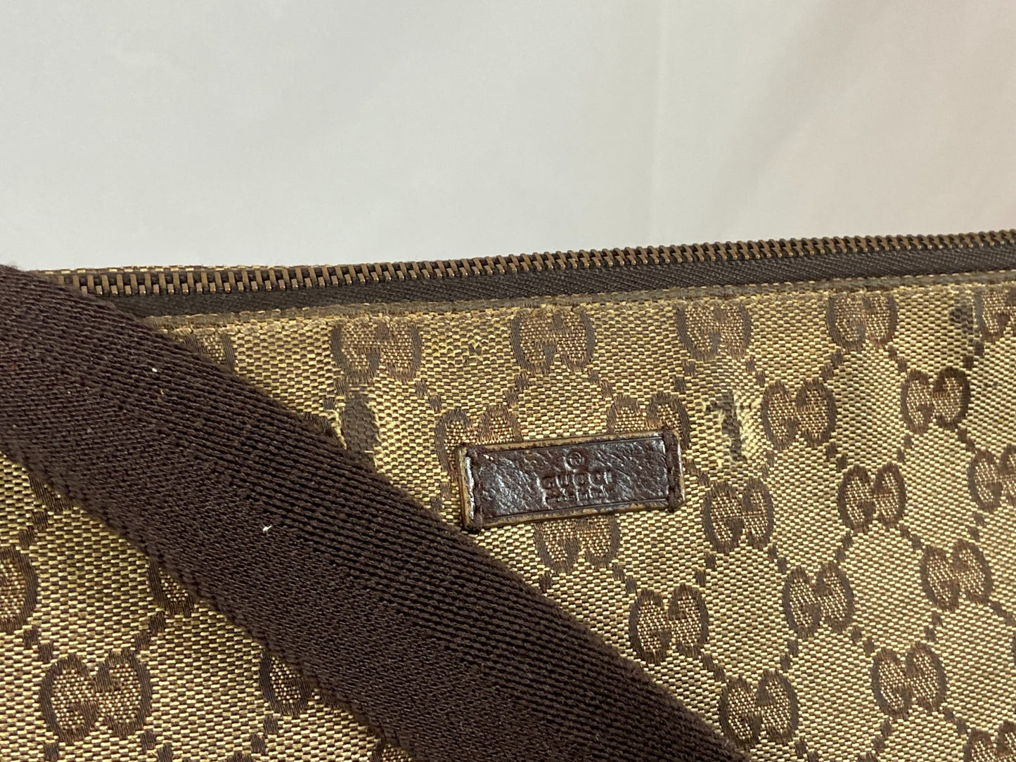 Gucci Shoulder / Messenger Bag Beige GG Monogram