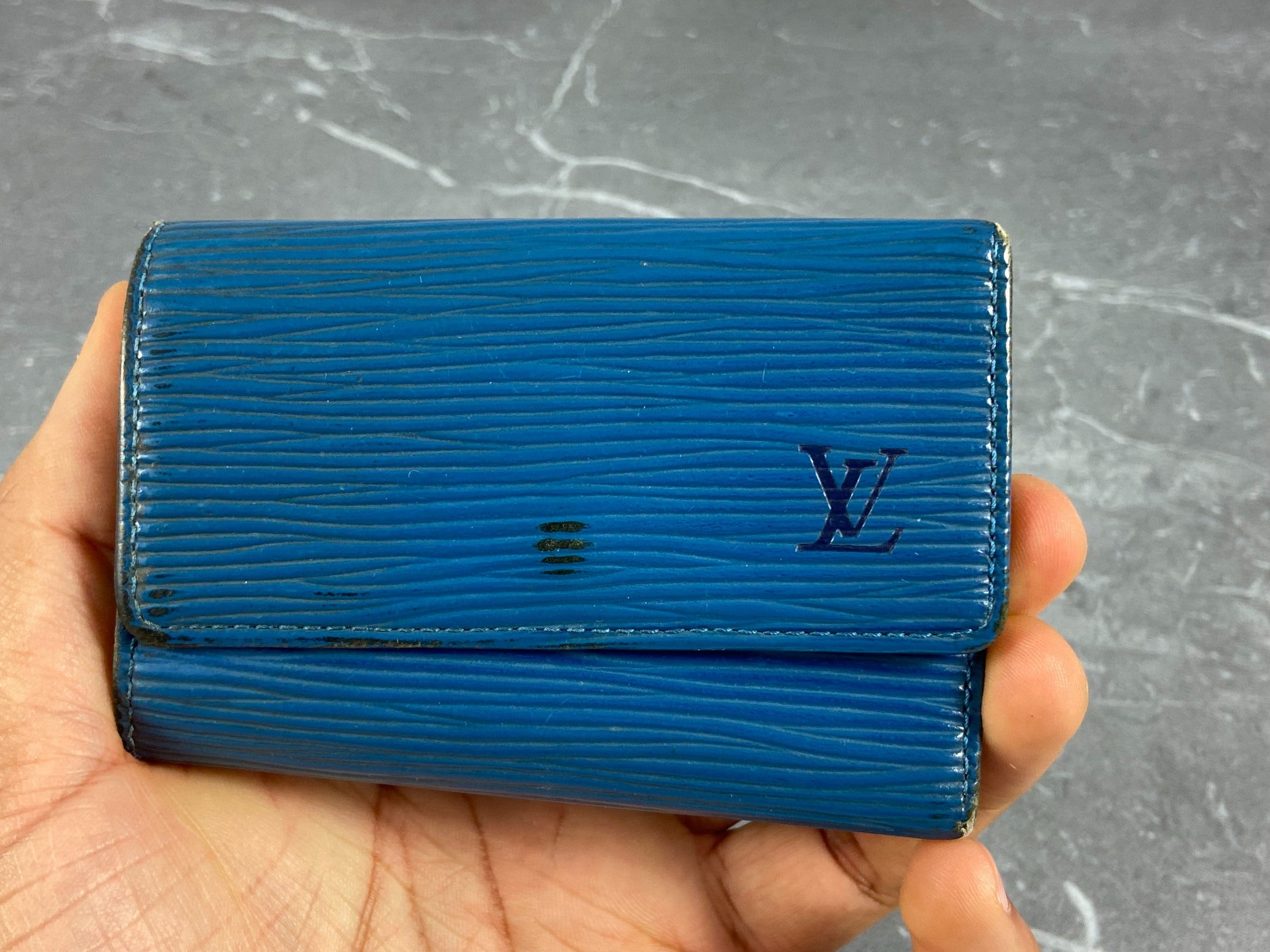 Louis Vuitton 6 Key Holder Blue Epi Leather