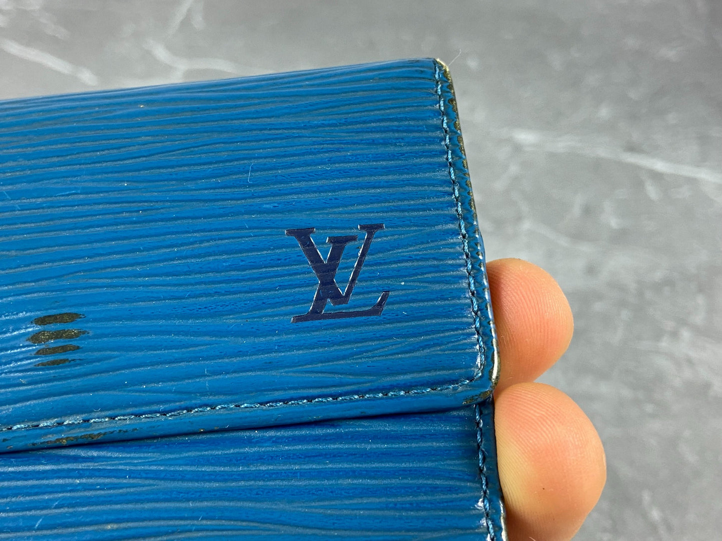 Louis Vuitton 6 Key Holder Blue Epi Leather