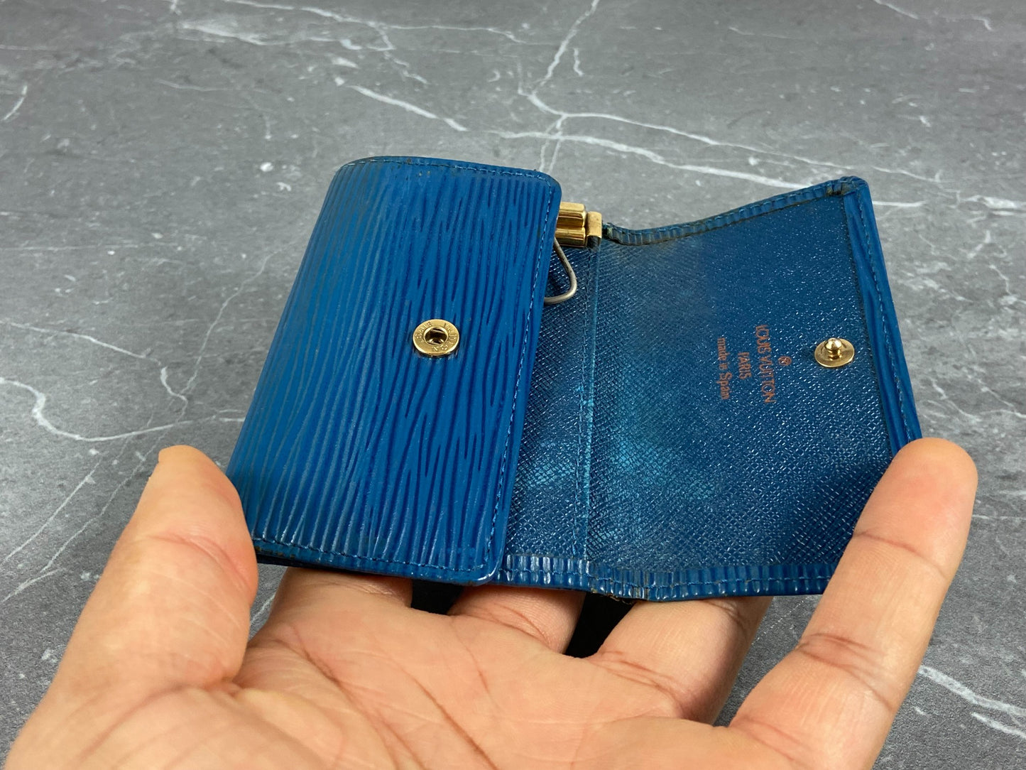 Louis Vuitton 6 Key Holder Blue Epi Leather