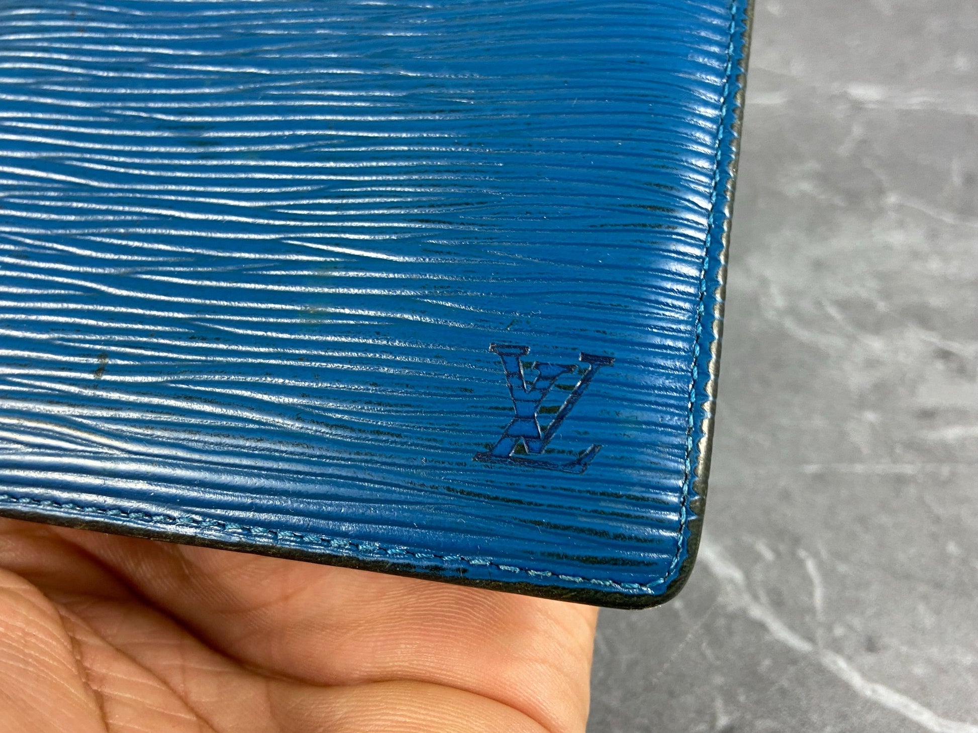 LOUIS VUITTON Epi leather Marco Vintage Bifold Wallet blue