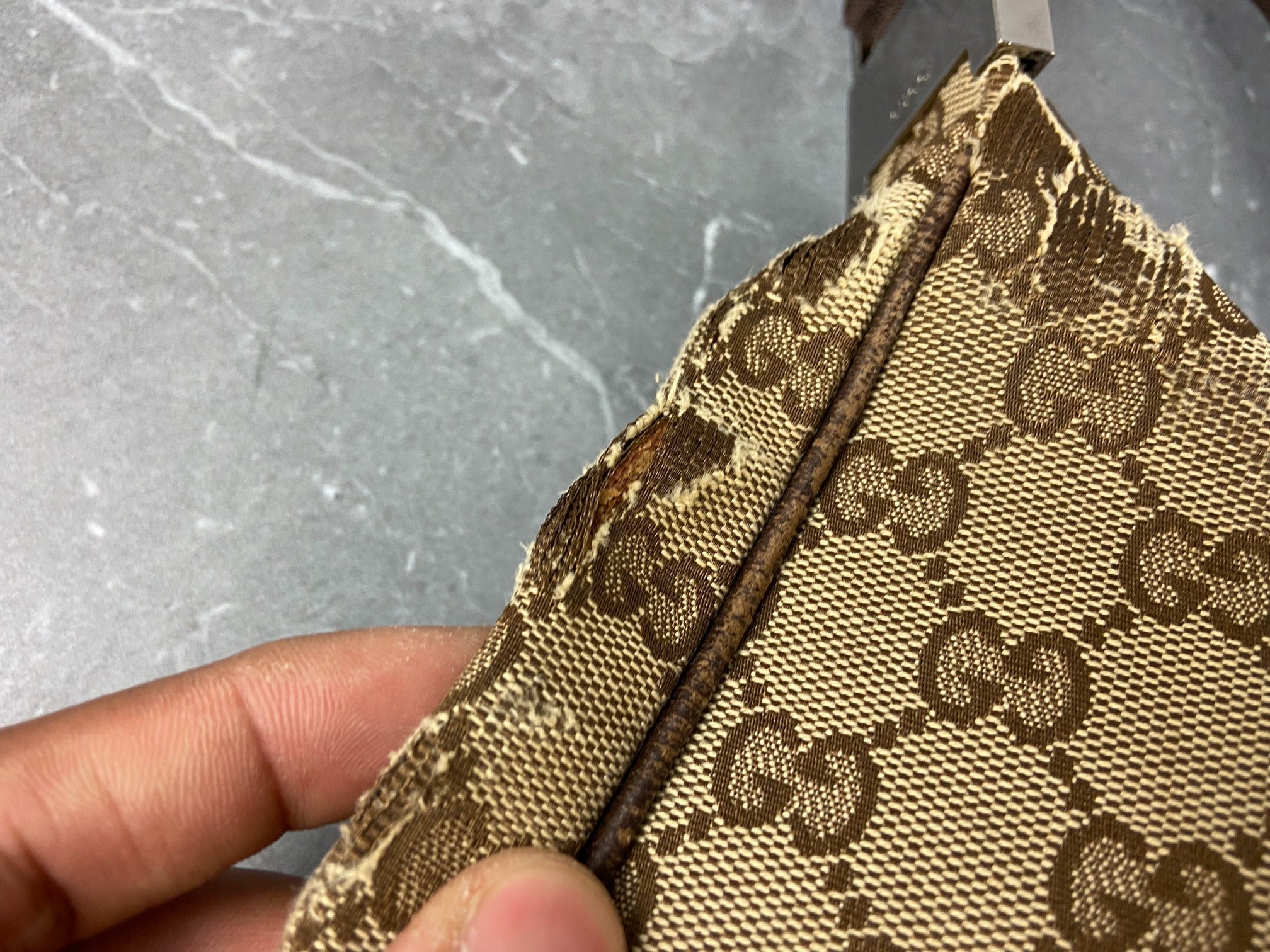 Gucci Shoulder / Messenger Bag Beige GG Monogram