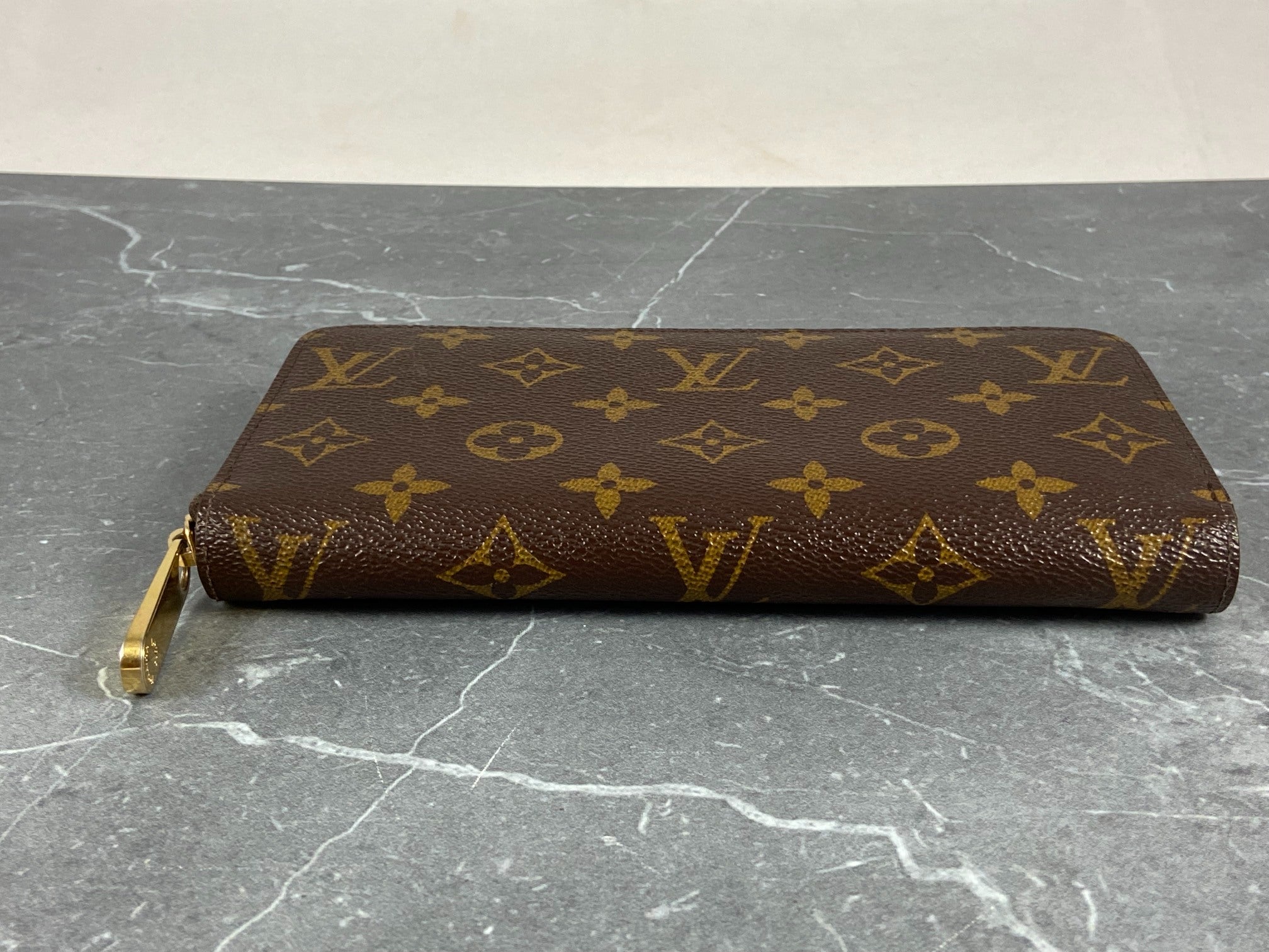 Louis Vuitton Monogram Canvas Zippy Wallet