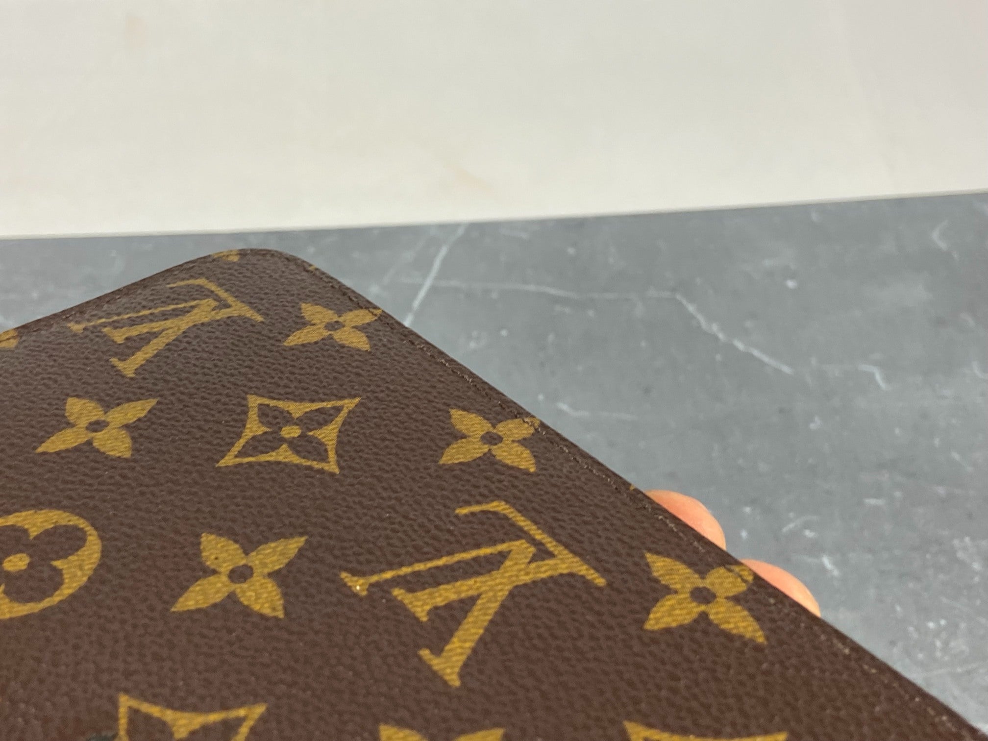 Louis Vuitton Monogram Canvas Zippy Wallet