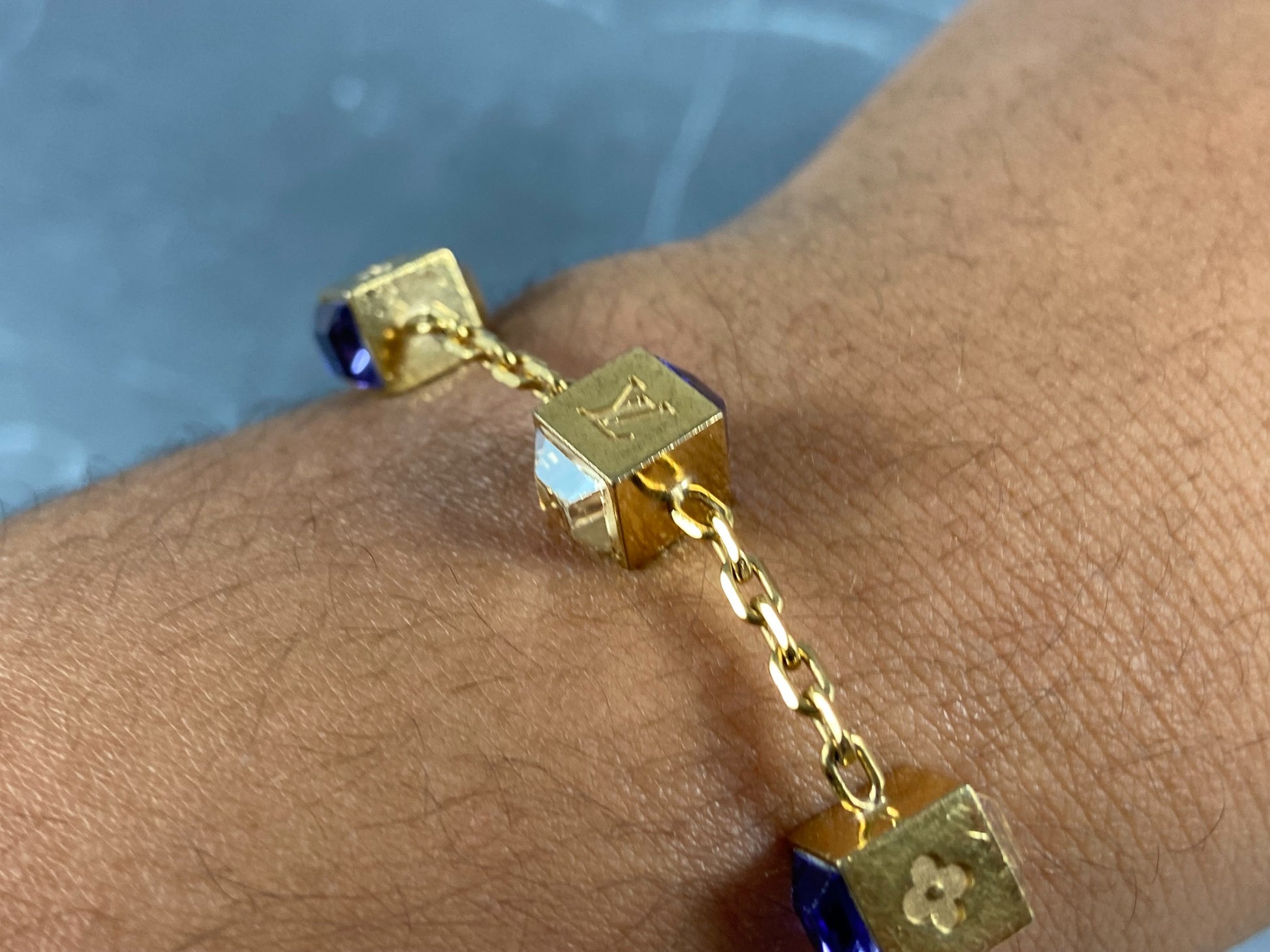 Louis Vuitton Gold Gamble Crystal Bracelet Golden Metal ref.963925 - Joli  Closet