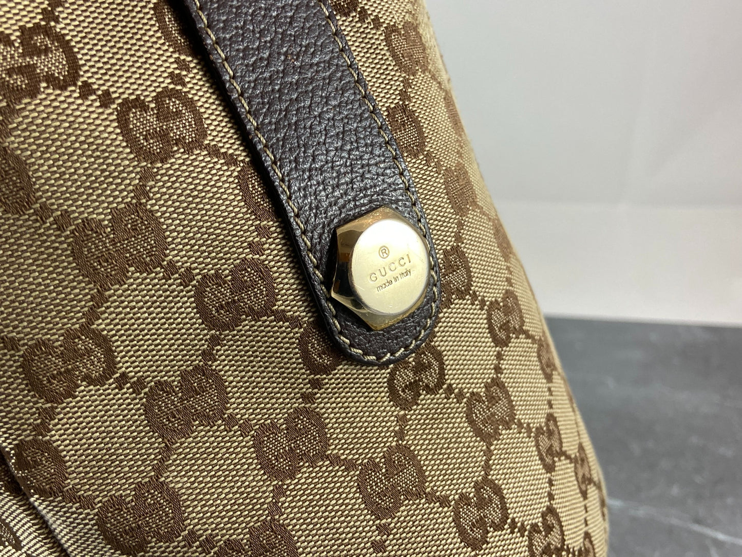 Gucci Charmy Hand / Shopper Bag Beige GG Monogram