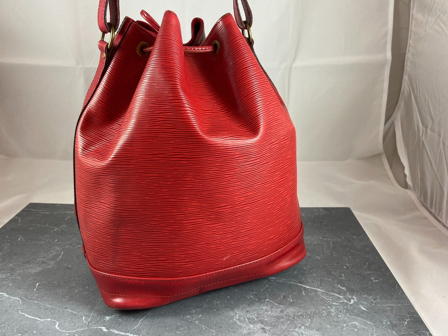 Louis Vuitton Sac Noé Grand Red Epi Leather