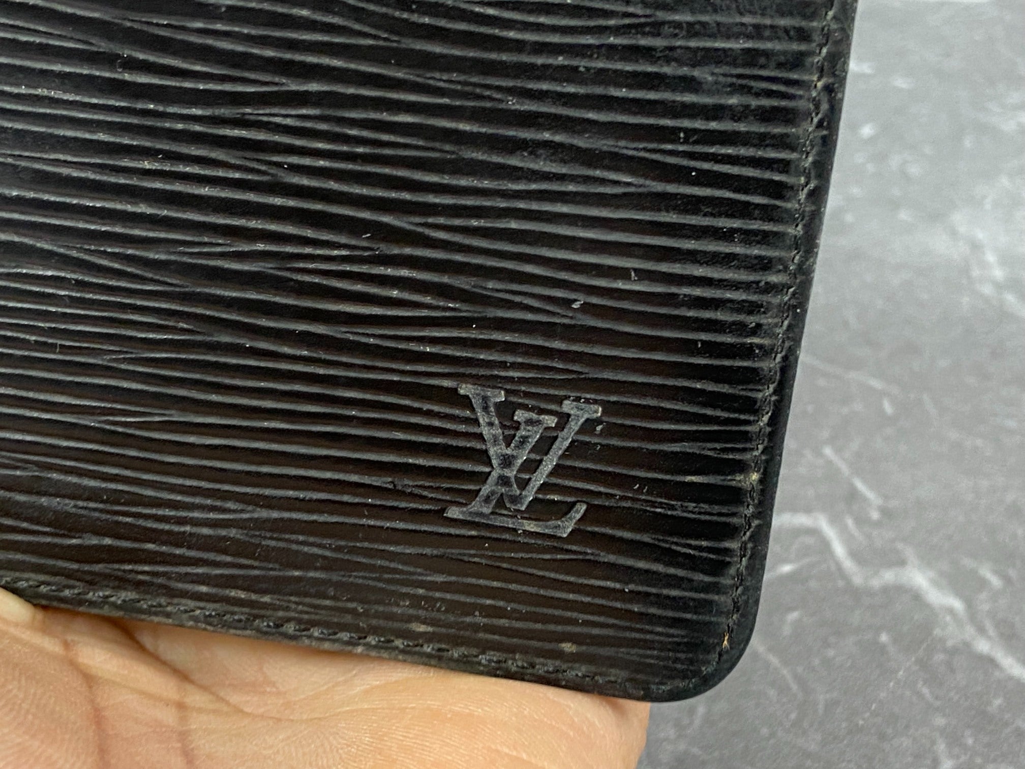 Louis Vuitton Bifold Card Case Black Epi Leather